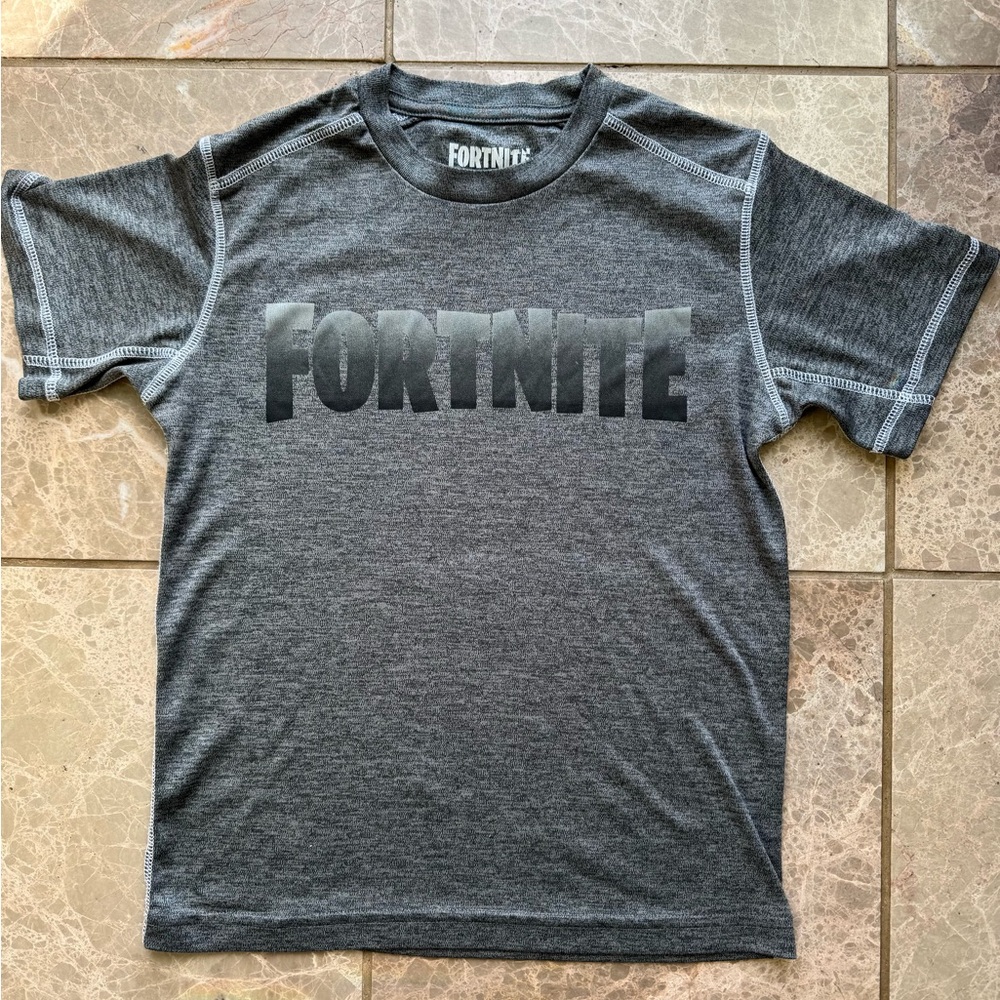 Boy's Fortnite size small Polyester Short Sleeve Shirt gray t-shirt